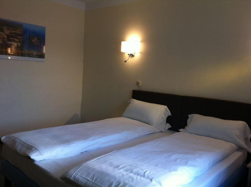 Logis Hotel Restaurant Le Top Du Roulier Capendu エクステリア 写真