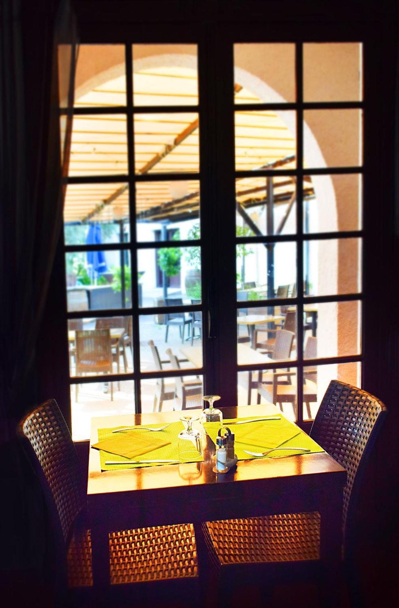 Logis Hotel Restaurant Le Top Du Roulier Capendu エクステリア 写真